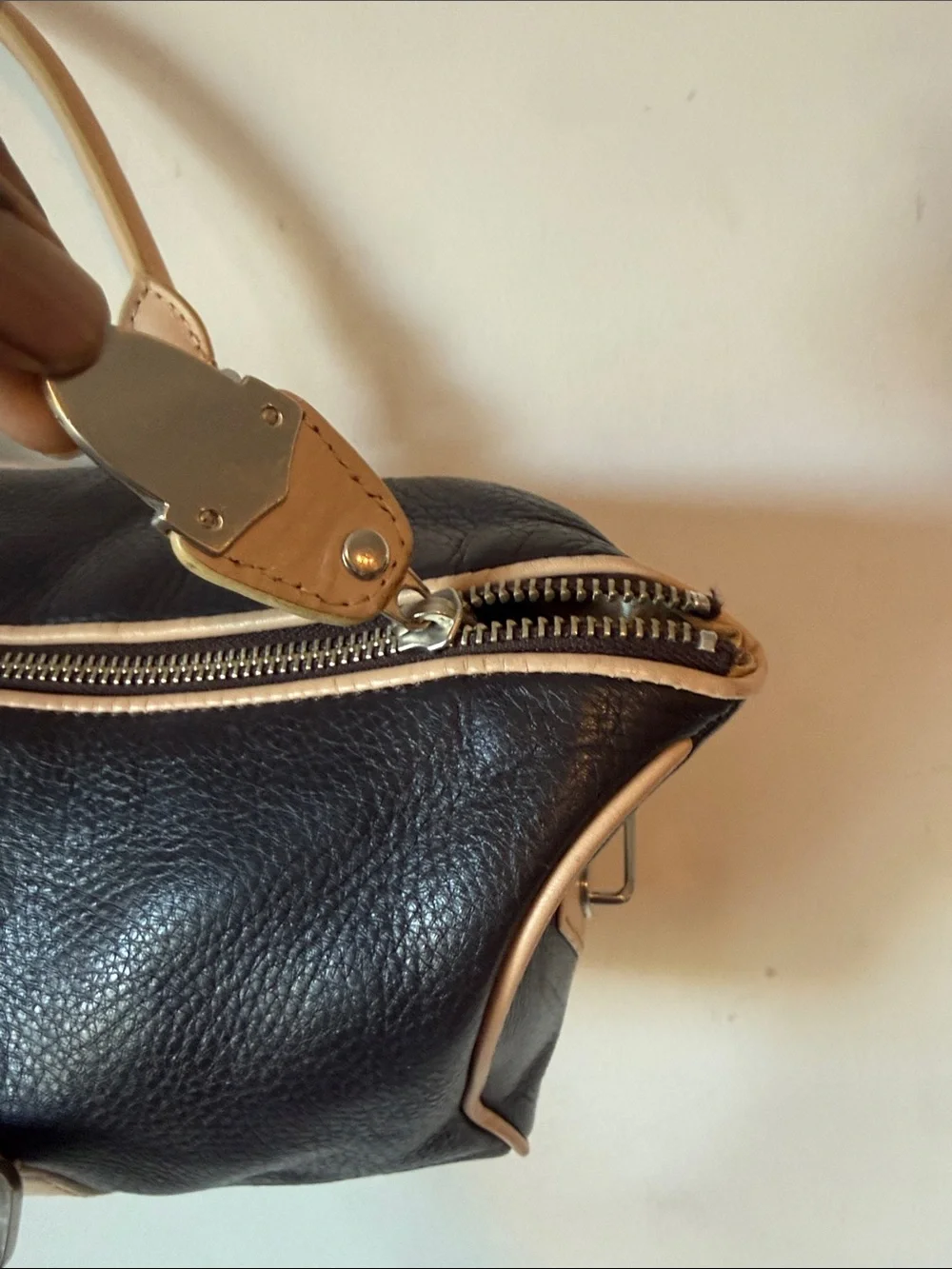Ann Taylor Vintage #Y2K Dark Brown Leather Duffel with Beige Trim Handbag